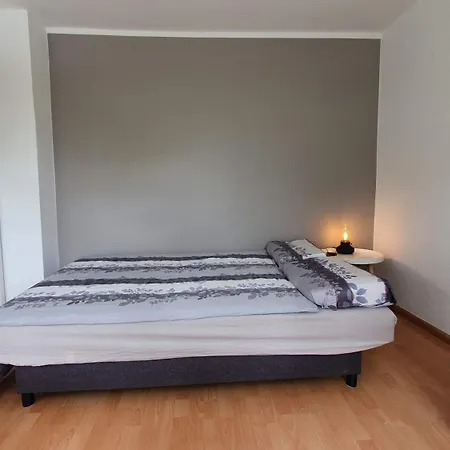 Modern 2.5 Bedroom Duplex Near Messe, Airport, Arena Appartement Düsseldorf