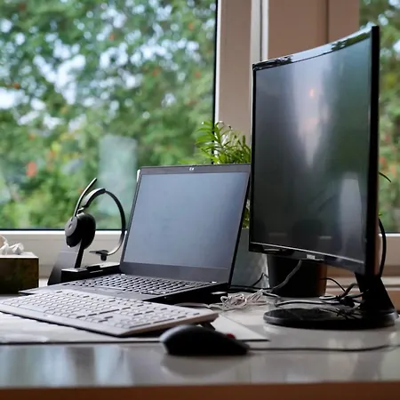 Modern 2.5 Bedroom Duplex Near Messe, Airport, Arena * Düsseldorf