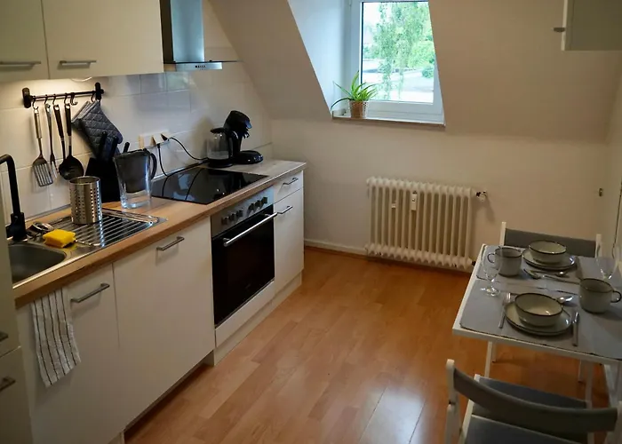 Modern 2.5 Bedroom Duplex Near Messe, Airport, Arena Appartement *