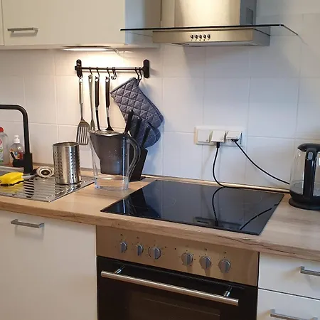 Modern 2.5 Bedroom Duplex Near Messe, Airport, Arena Apartamento *
