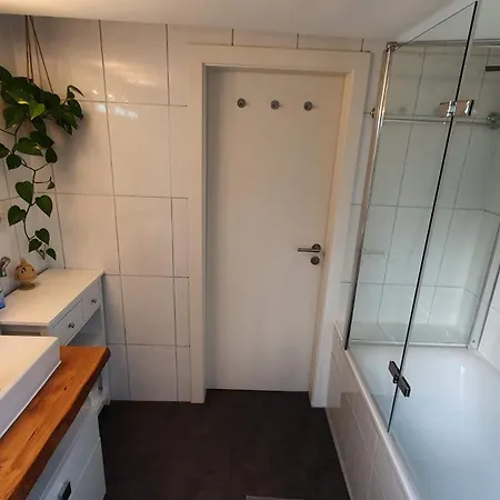Modern 2.5 Bedroom Duplex Near Messe, Airport, Arena * Düsseldorf