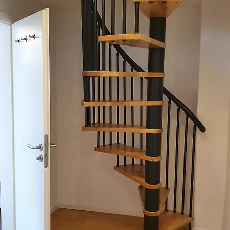 Modern 2.5 Bedroom Duplex Near Messe, Airport, Arena Apartament Düsseldorf