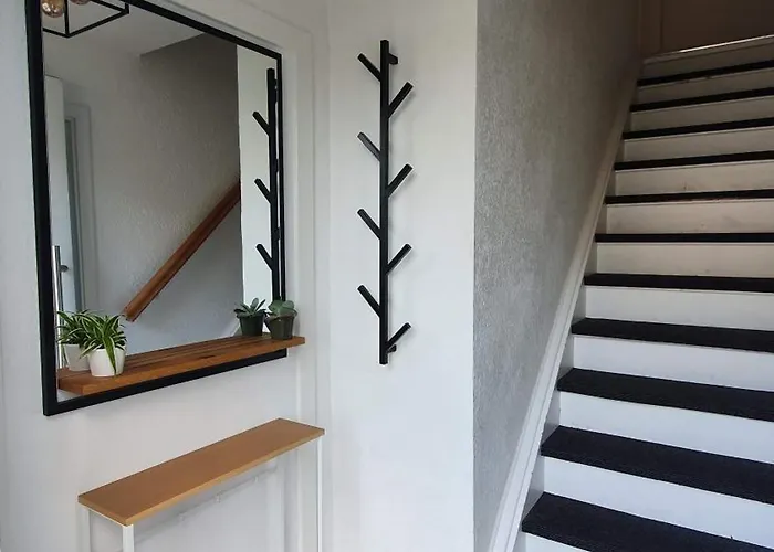 Modern 2.5 Bedroom Duplex Near Messe, Airport, Arena * Düsseldorf