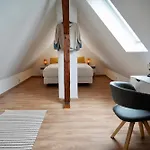 Modern 2.5 Bedroom Duplex Near Messe, Airport, Arena Düsseldorf