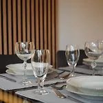Apartamento Modern 2.5 Bedroom Duplex Near Messe, Airport, Arena Düsseldorf